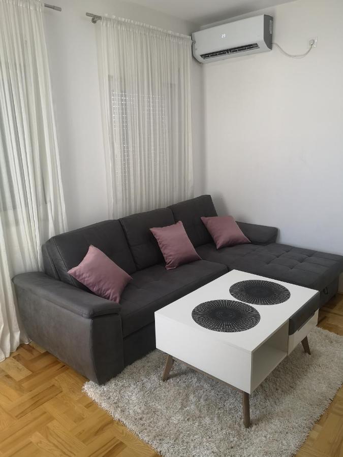 Appartement Jednosoban Stan Zoja à Podgorica Extérieur photo