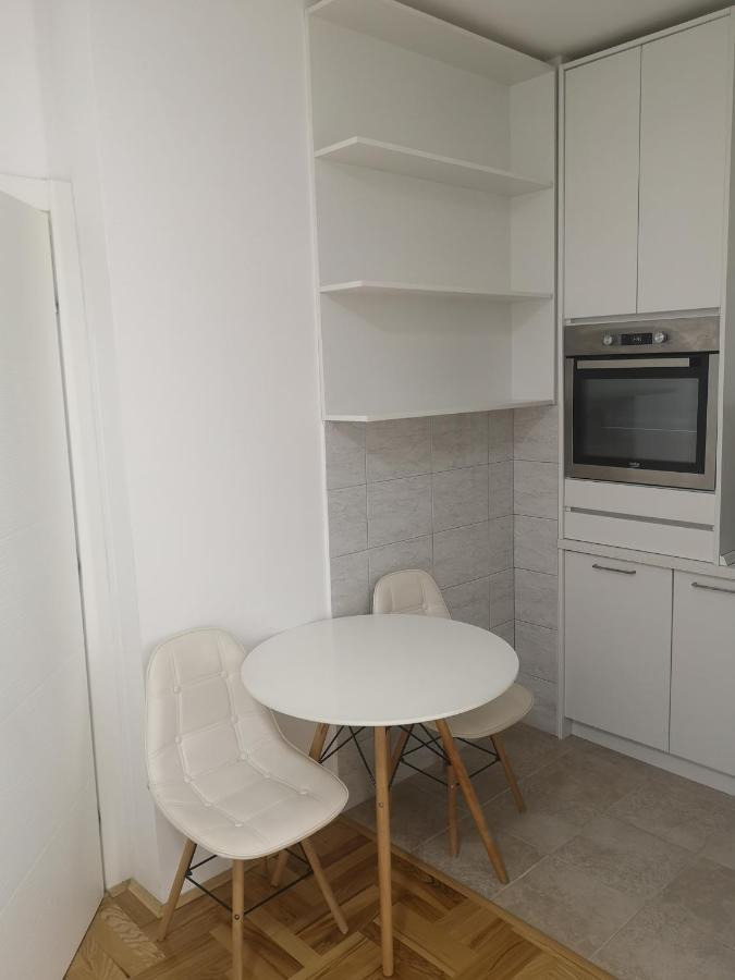 Appartement Jednosoban Stan Zoja à Podgorica Extérieur photo