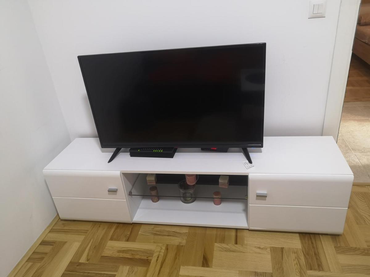 Appartement Jednosoban Stan Zoja à Podgorica Extérieur photo
